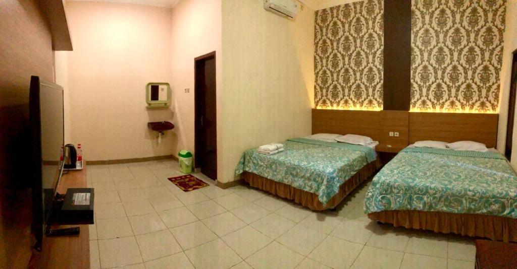 Grafika Hotel Dan Resto Gombong  Exterior foto